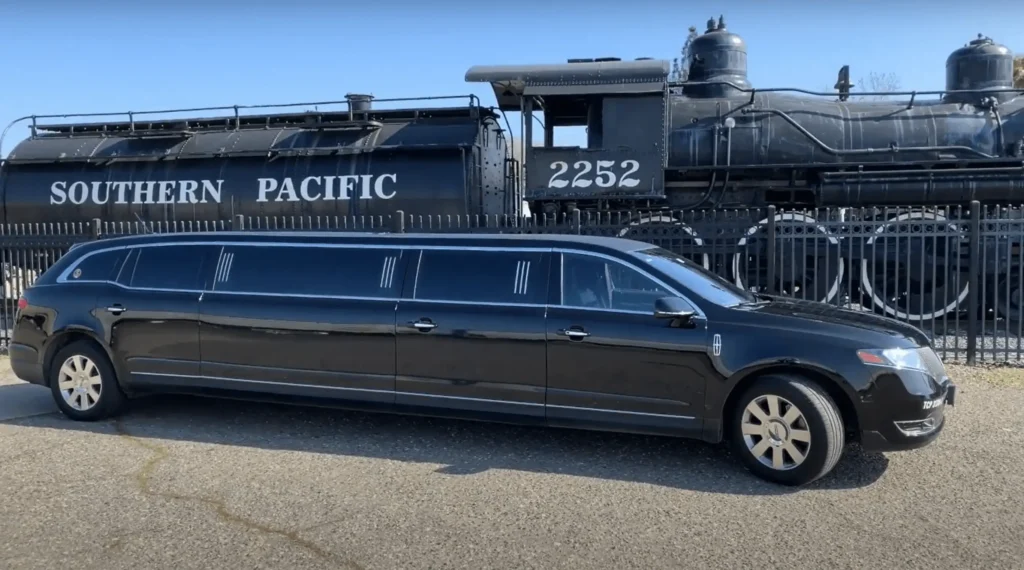 Lincoln MKT Stretch Limos